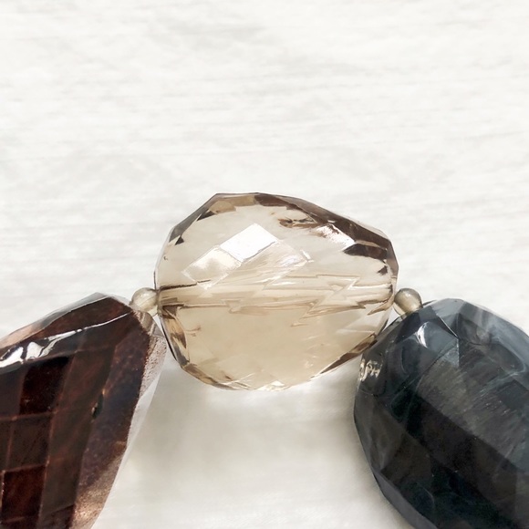 4/$22 Multi Faceted Faux Gemstone Stretch Bracelet - Picture 6 of 13